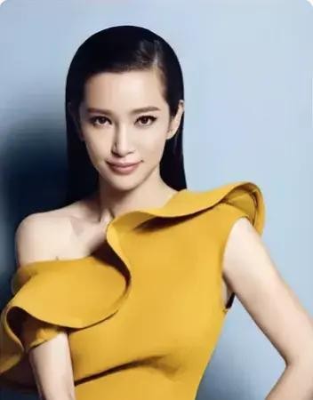 新星崛起：她以美貌与演技征服娱乐圈，成为观众心中的新偶像
