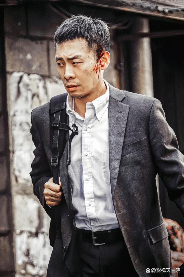 打破“身高天花板”：这7位男星用演技改写娱乐圈生存法则