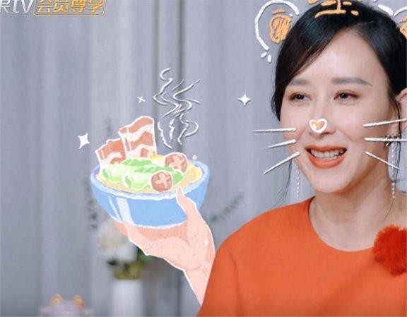 胡静携全家亮相，婆婆戴名表亲妈朴素，叹：老公干殡葬业没啥不好