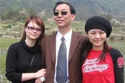 这些明星的兄弟姐妹你认识几个！真没想到冰冰的妹妹是她经济人！