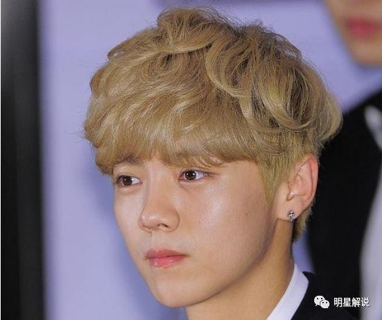 李易峰、鹿晗换经纪人，其实两人已从四大流量中离队了！