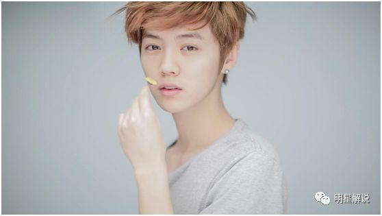 李易峰、鹿晗换经纪人，其实两人已从四大流量中离队了！