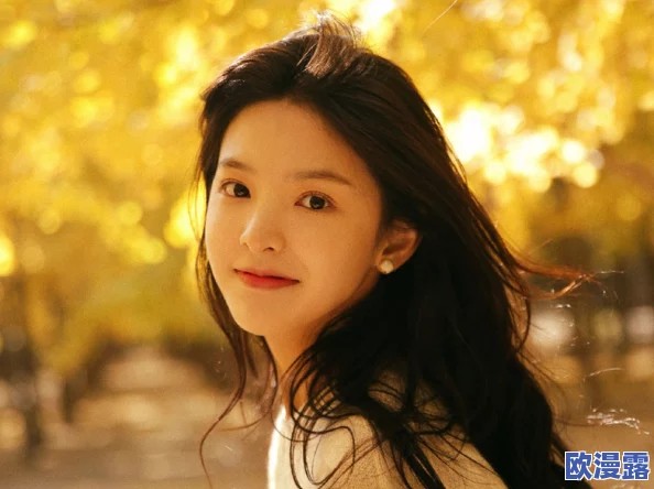 杨超越miumiu图片引发网友热议，惊人造型曝光令人瞩目，瞬间成为时尚界焦点！