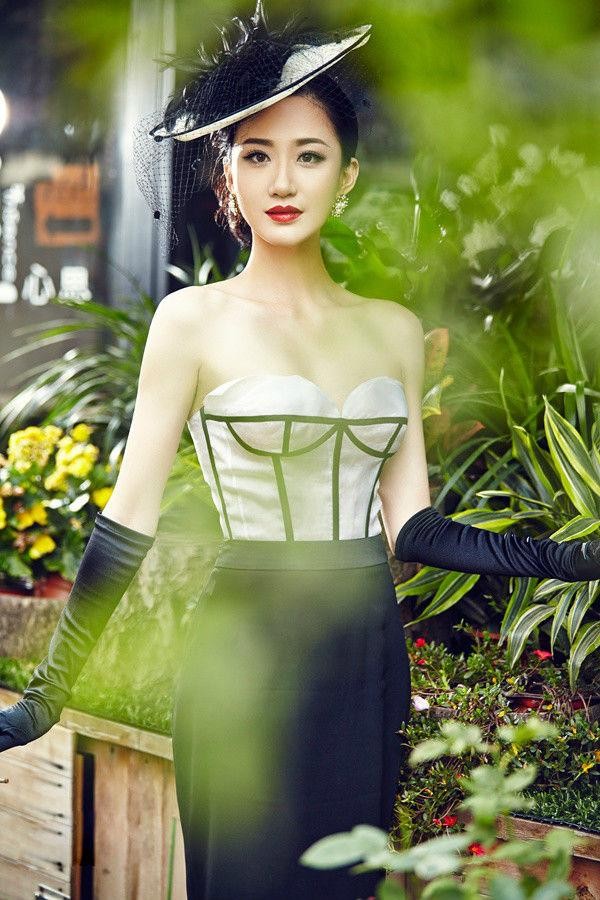 在多部作品中表演细致入微，塑造的人物颇受好评，收获大批粉丝