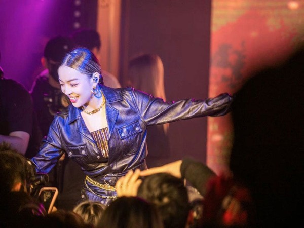 ysl夜皇后之夜vava演出图