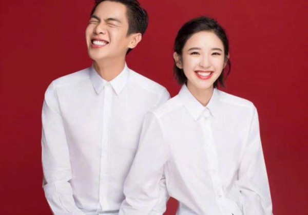 继张若昀唐艺昕后，又一男星官宣结婚，众多明星齐送祝福