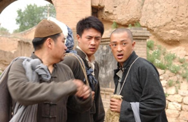 出道即演重要角色，09年堪称第一小生，现人气远不如李晨冯绍峰