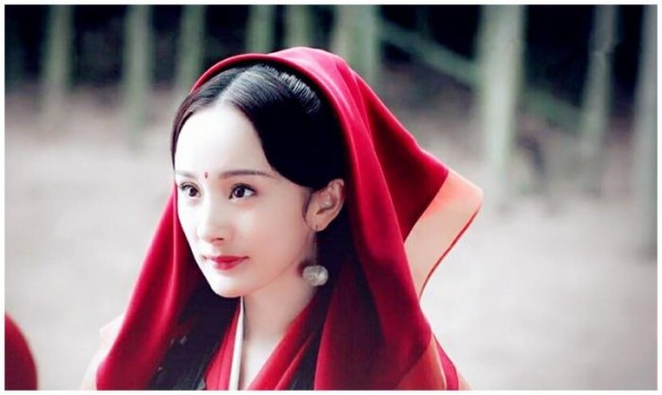 古装剧中的新娘妆谁最惊艳？热巴娇艳，赵丽颖美若天仙