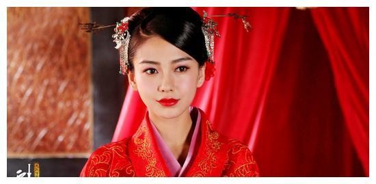 古装剧中的新娘妆谁最惊艳？热巴娇艳，赵丽颖美若天仙