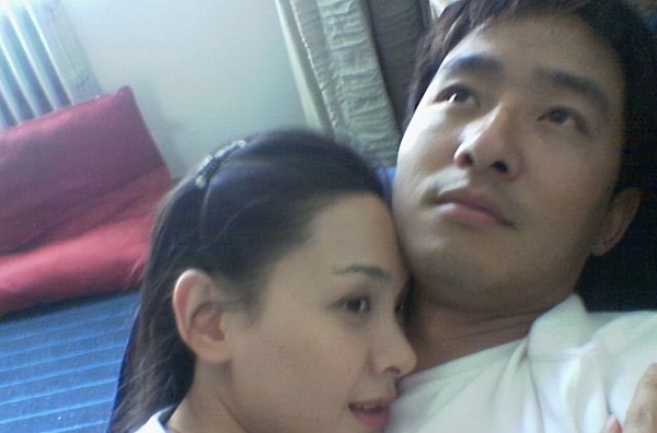 图片[8]-江疏影黑料：程莉莎为郭晓东庆50岁生日，复古派对仪式感满满，夫妻情深表白暖人心-吃瓜网 - 吃瓜爆料|热点黑料|网红大瓜|独家爆料|抖音反差|免费吃瓜|黑料不打烊|热点大瓜