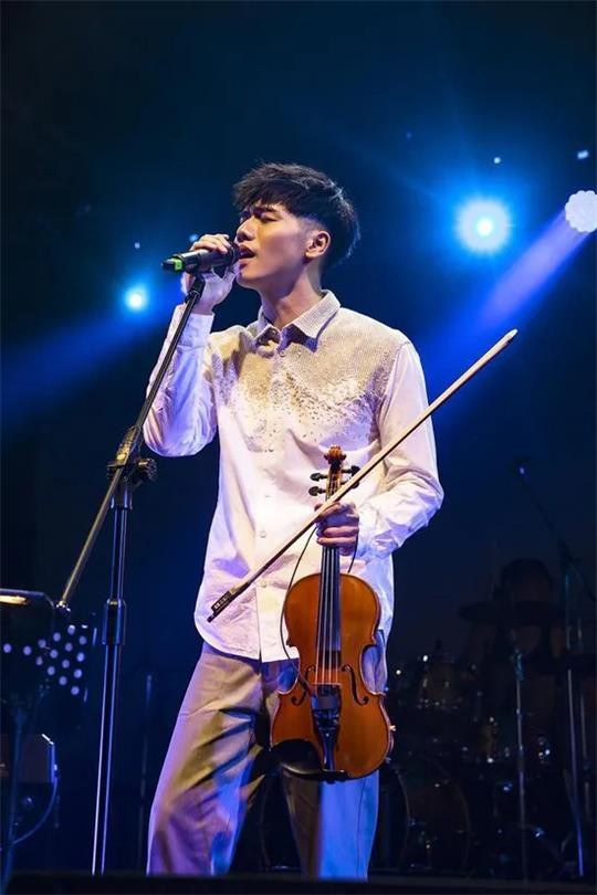 蔡旻佑经纪人丨蔡旻佑经纪公司丨蔡旻佑代言费丨台湾男星丨明星档案丨蔡旻佑出场费多少丨蔡旻佑商演价格丨明星代言公司丨明星经纪公司丨歌手蔡旻佑个人资料简介