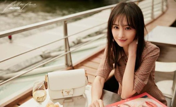 娱乐圈对郑爽的评价，张翰说她“不一样”，胡彦斌直言她很“敢”
