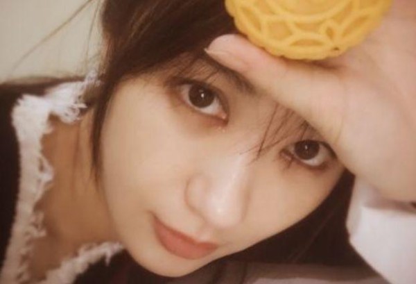 她曾和黄晓明同居3年，却因杨颖一条短信分手，现31岁仍孤身一