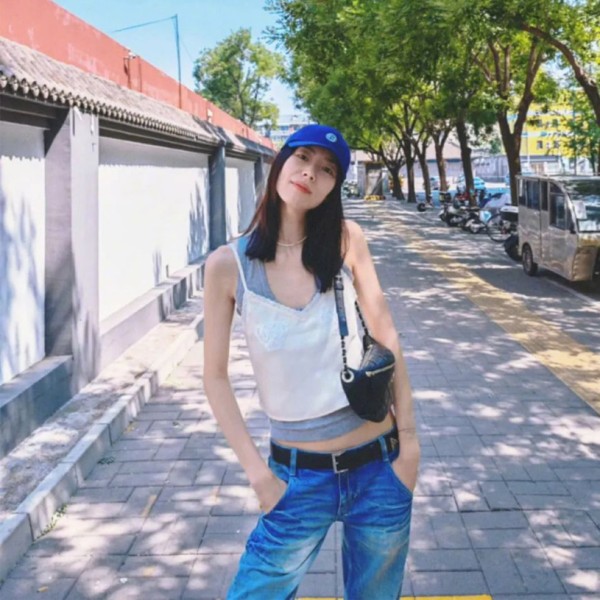 夏天的衣橱里,一半都是它