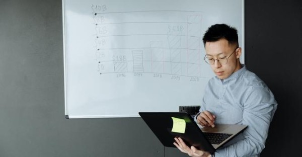 明星应该对公众负责关于明星行为和消息对粉丝和公众的影响