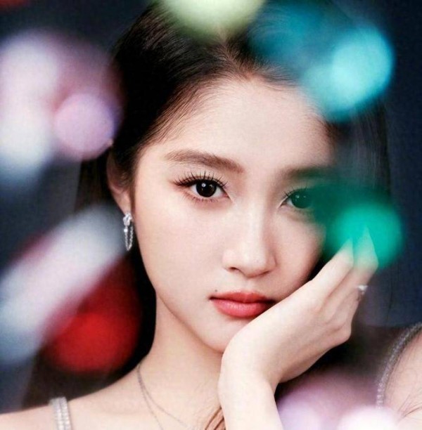 娱乐圈“无声的战役”：鹿晗关晓彤，谁动了谁的微博？