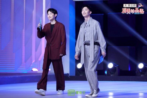 《演员的品格》定档1222，首期节目新人演员现场质疑分班规则