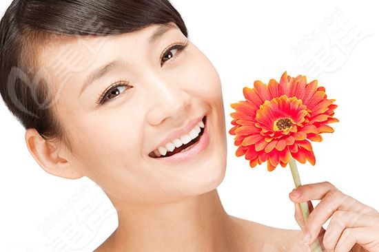 汤姆克·鲁斯的现在和过去