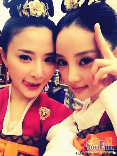 假脸姐妹团杨幂为首横空出世 李小璐秦岚霍思燕爱面部修补郑爽袁珊珊紧追其后