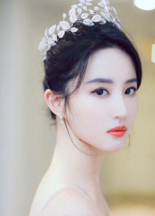 璀璨星光下的瞬间时光，最美女明星照片集锦