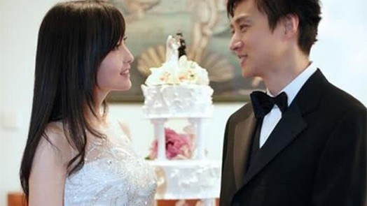 周慧敏倪震合照十周年纪念日：温馨又甜蜜（图）