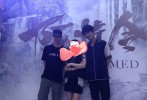 距离电视剧《陈情令》大结局已经过去了近一周的时间，19日，肖战、王一博再度相聚《陈情令》庆功宴，并同框合照。