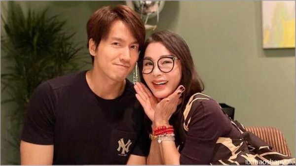 64岁女星新戏里不光有三个男人，还有大量床戏，曾自曝喜欢小鲜肉
