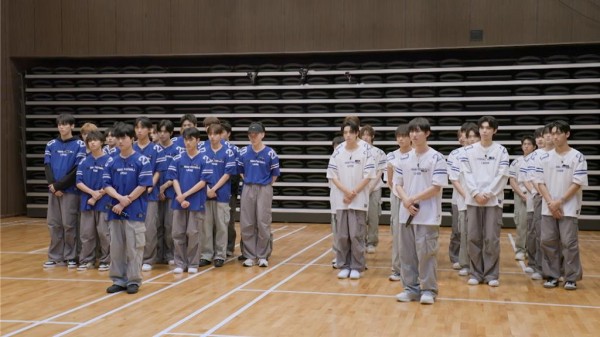 《SCOOL》选手们分为2组。（天空娱乐提供）