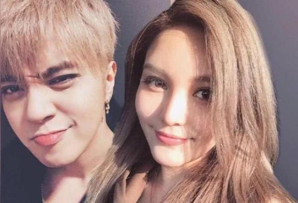 怒斥周扬青后，罗志祥妈妈被曝和儿子举动亲密：原来是没教好