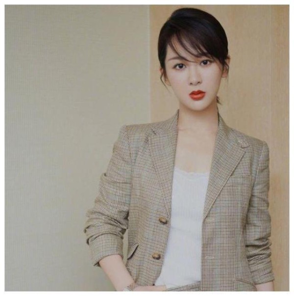 杨紫终于不再“傻白甜”? 新剧官宣风格大变......
