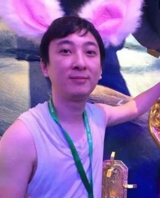 王思聪手撕刘亦菲：被无数干爹玩十年！刘亦菲怒怼：就是没给你爹