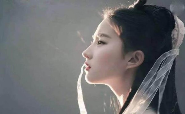 刘亦菲演技烂遭吐槽，身材发福形象全无，网友：仙女还能飞吗？