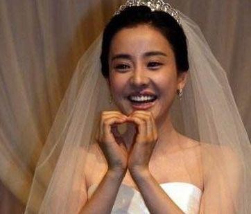 又一明星夫妻离婚！11年的感情仅用4个字结束，留下一对双胞胎