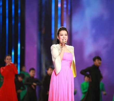 谭晶演唱《风云》引爆全场