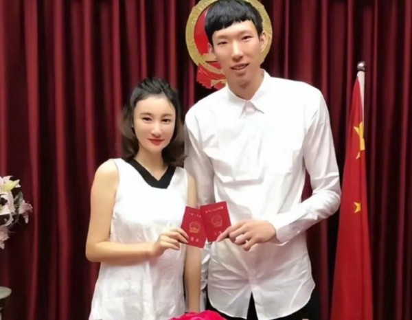 媒体人：周琦妻子的小作文更适合发在朋友圈或者面向女性群体阅读