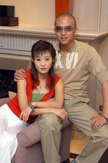 明星与前任同台，胡歌偷瞄，张翰索要拥抱，邓超最尴尬！