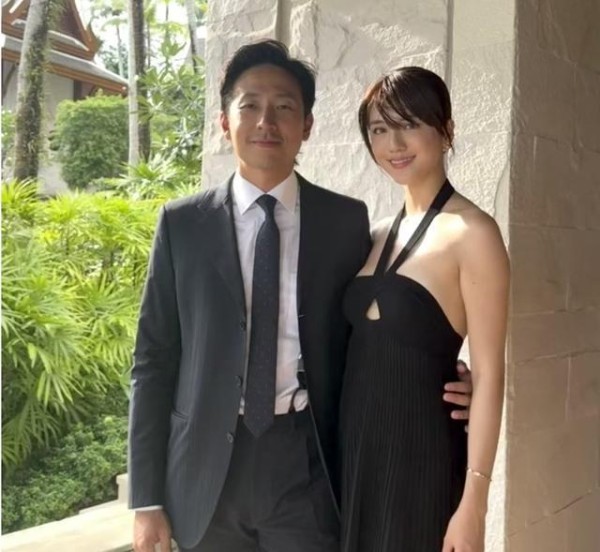 吴千语施伯雄婚后首合体婚礼撒糖，豪门恩爱甜过偶像剧