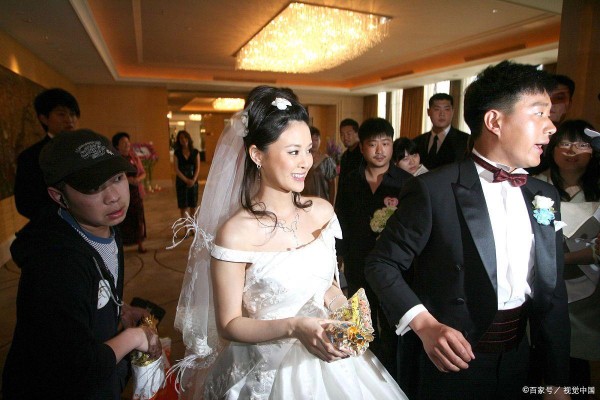 汪小菲马筱梅大婚：一场豪门婚礼背后的情感博弈与资本暗涌