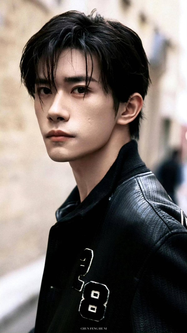 易烊千玺，娱乐圈地位，影响力非凡