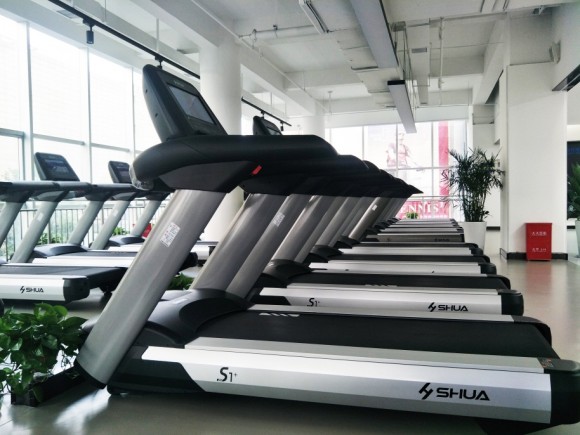 舒华携手黄金时代健身 打造专业明星私教