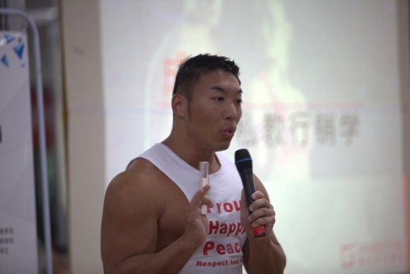 舒华携手黄金时代健身 打造专业明星私教