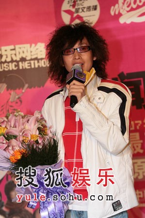 草根歌手颠覆主流市场 网络红人秀MTV合辑推出