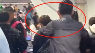 歌迷花2600元找黄牛进周杰伦<a target=