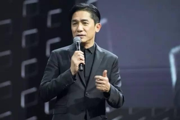 盘点娱乐圈里对粉丝最好的10大明星: 最后一位值得粉丝敬爱