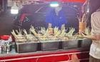 街头现海底捞路边摊！官方证实：不是冒牌！