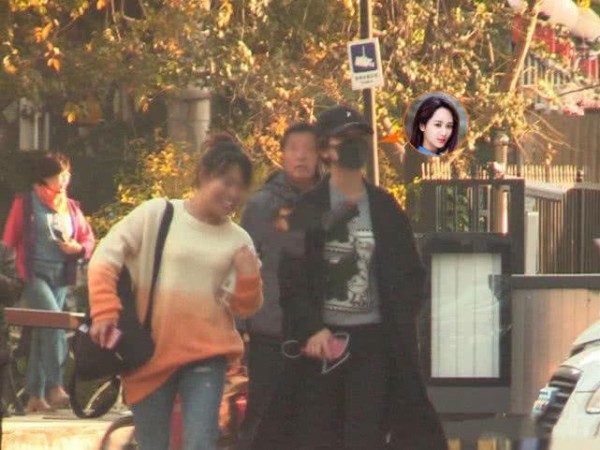 真整容了?杨紫出入整形医院被拍,工作人员辟谣:正常护肤而已