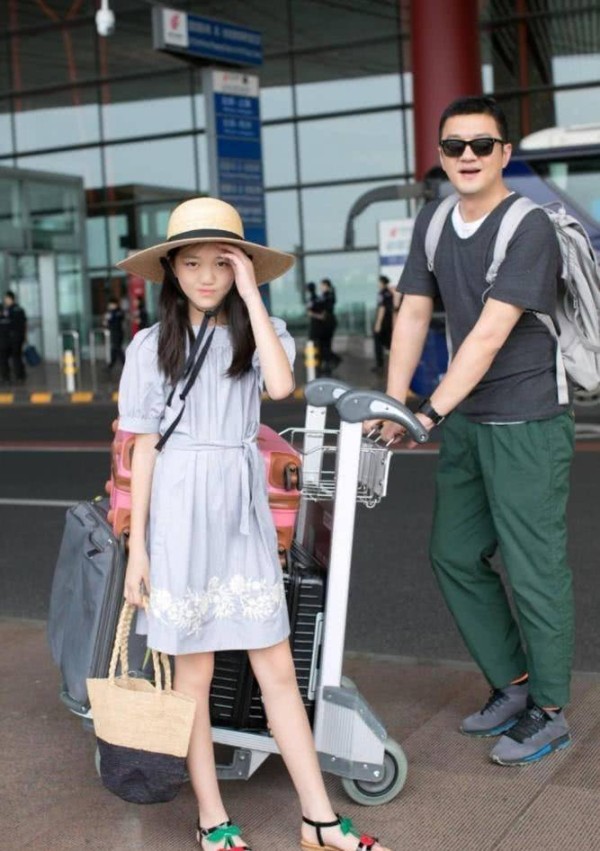 李亚鹏回应小女儿遗传争议：每个人都有独特之处，不要以貌取人