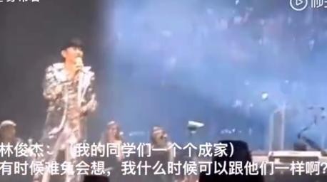 粉丝也太能给爱豆拆台了，盘点追星女孩的日常