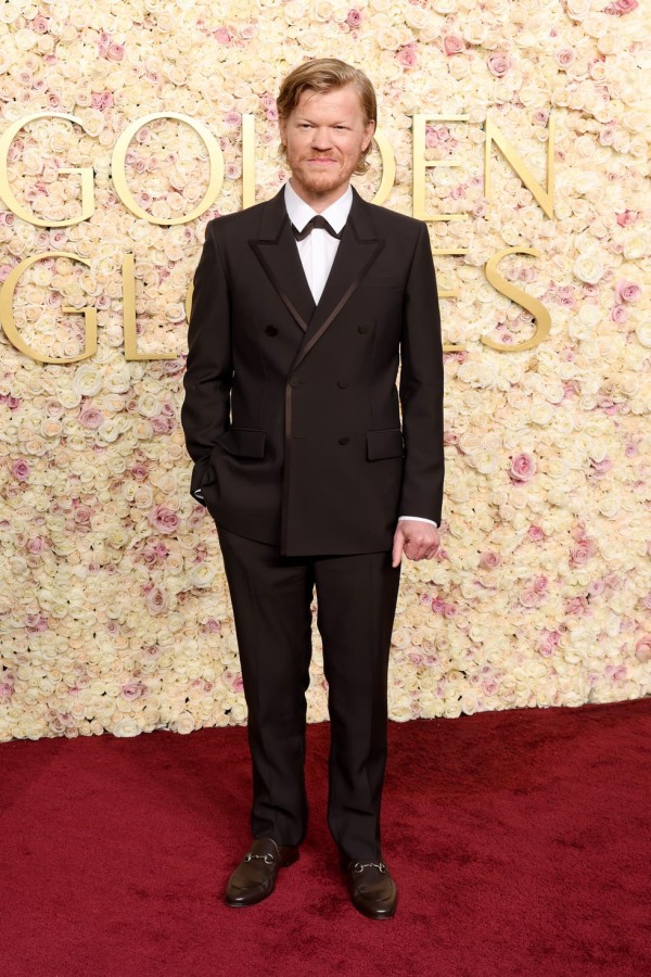 beverly hills, california january 05 jesse plemons attends the 82nd annual golden globe awards at the beverly hilton on january 05, 2025 in beverly hills, california photo by amy sussmangetty images