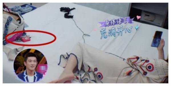 明星夫妻多开放？霍思燕杜江开视频，却意外曝光了床上私人物品